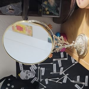 Vanity mirror